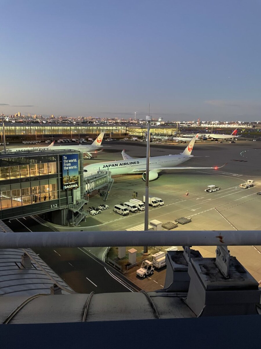 飛行機と滑走路